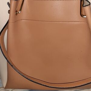 Elegant Tan Handbag. Great Condition.
